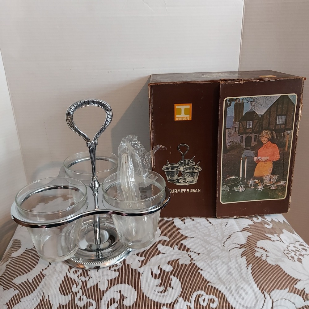 Vintage Irvinware Gourmet Susan #2400 Chrome Glass Condiment Server Set USA Box